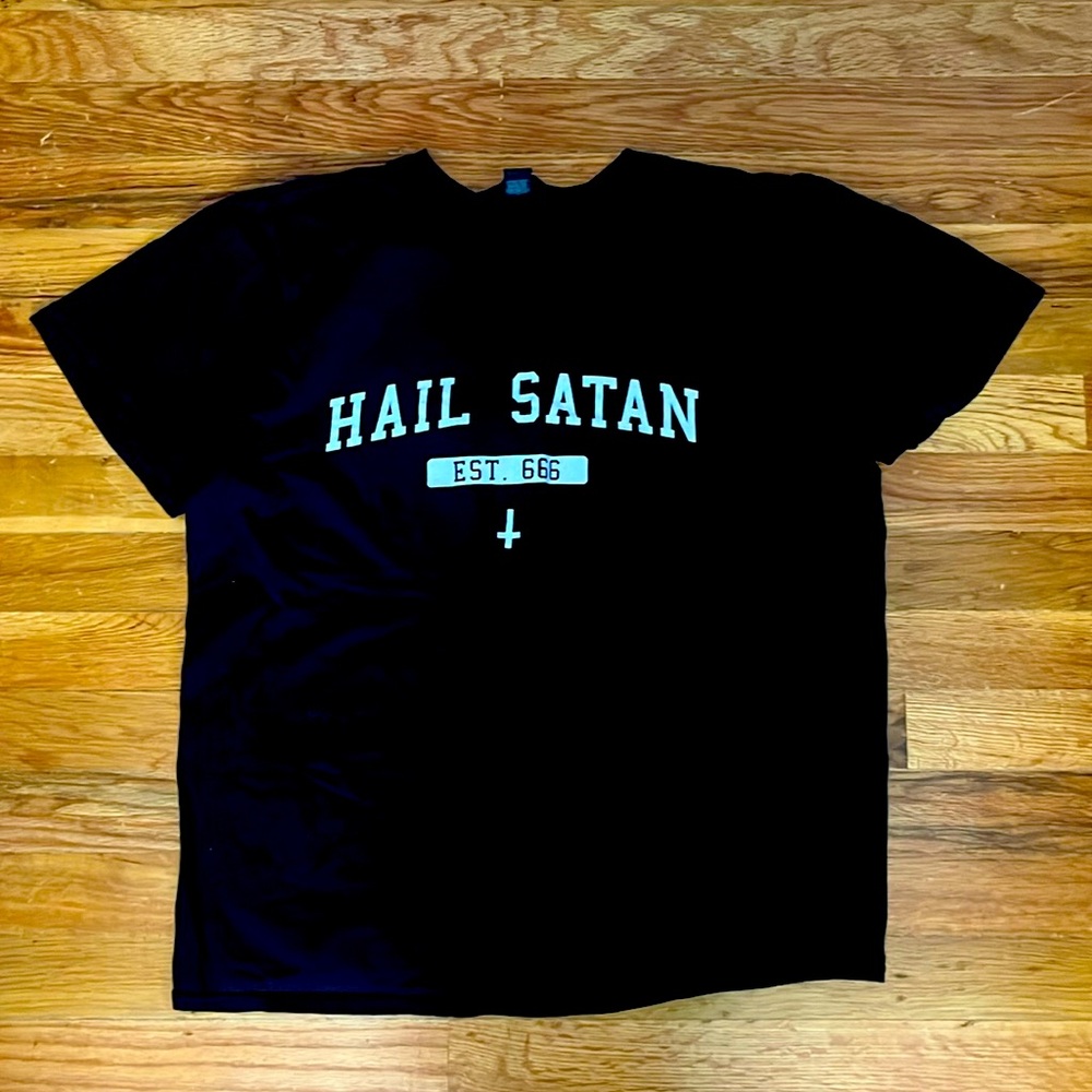 Hail Satan 666 size medium women’s or men’s unisex tshirt
